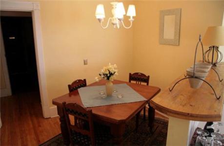 La Boheme Restaurant & B&B Edmonton Quarto foto