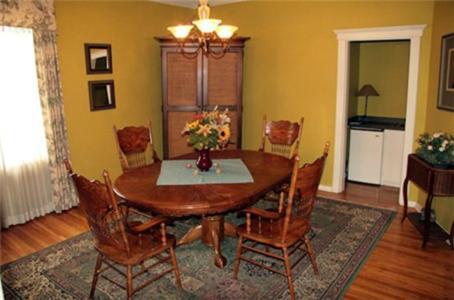 La Boheme Restaurant & B&B Edmonton Quarto foto