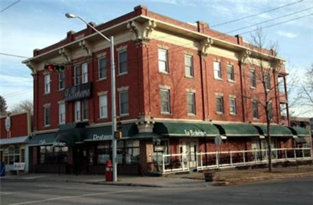 La Boheme Restaurant & B&B Edmonton Exterior foto
